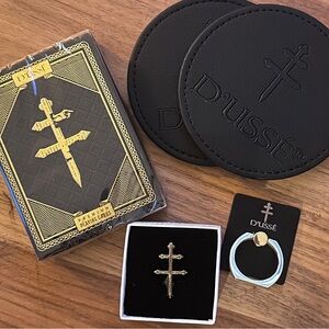 D’USSE Gold Pin + gifts